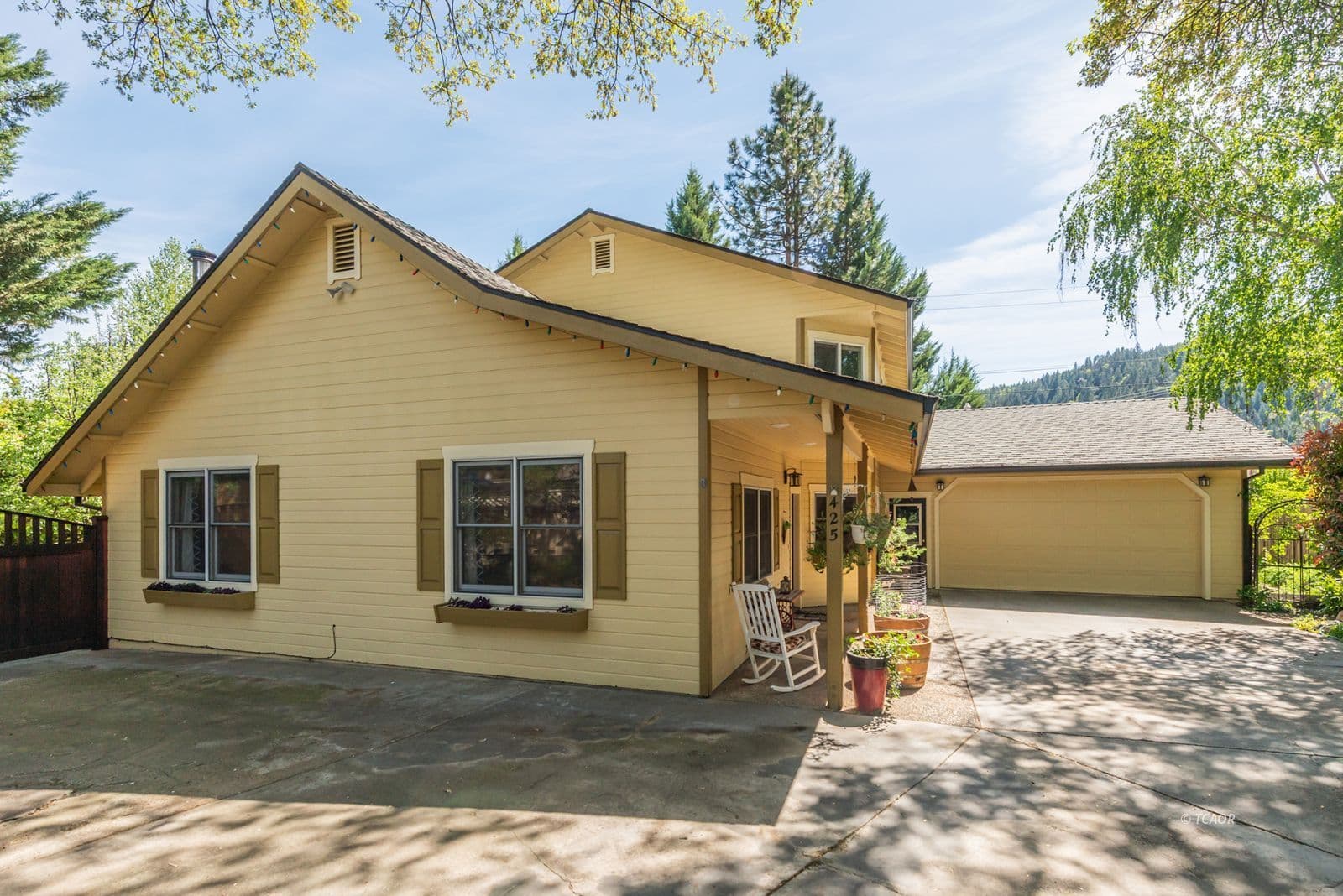 425 Mountain View St 2