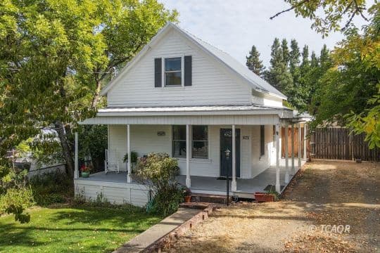 871 Main St