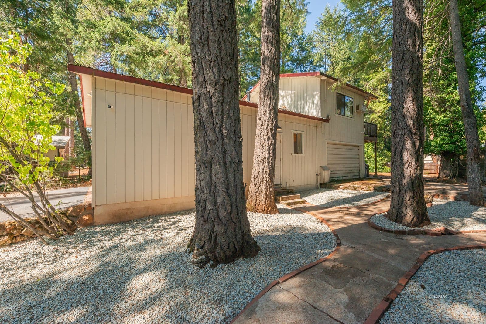 230 Lakeview Dr 2